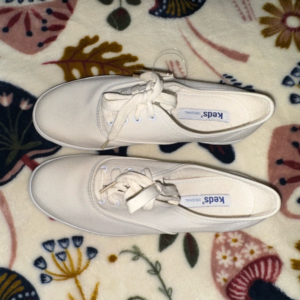 Keds Vintage Canvas Lace-Up Off White Sneakers 5.5 Women Men 4 NWT Cream Shoes - Picture 2 of 9